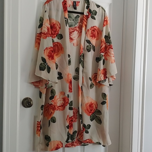 Agnes & Dora Sweaters - Floral Kimono